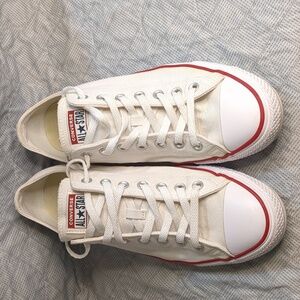 Converse Chuck Taylor All Star Low Top Sneakers.